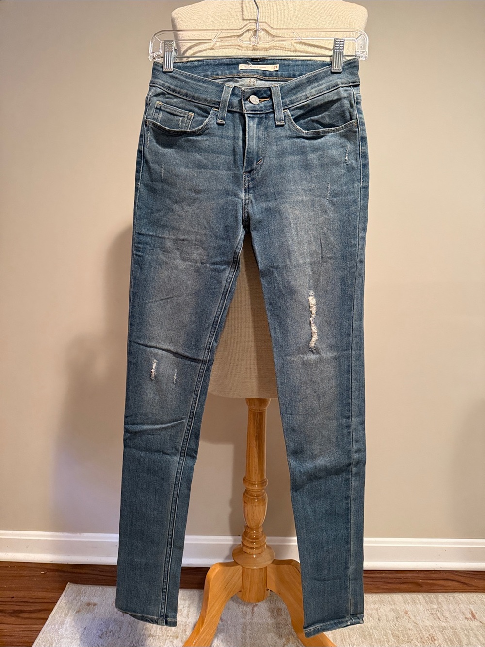 Levi's Women's Skinny Jeans in Medium Blue Wash